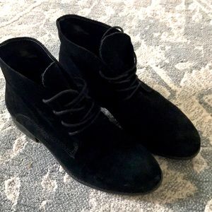 Suede boot